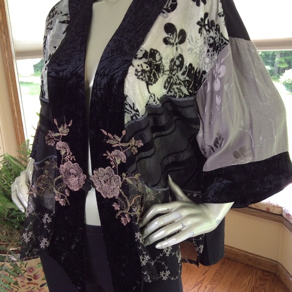 70s 80's Gypsy Embroidered Velvet Duster Kimono - Picture 2 of 5